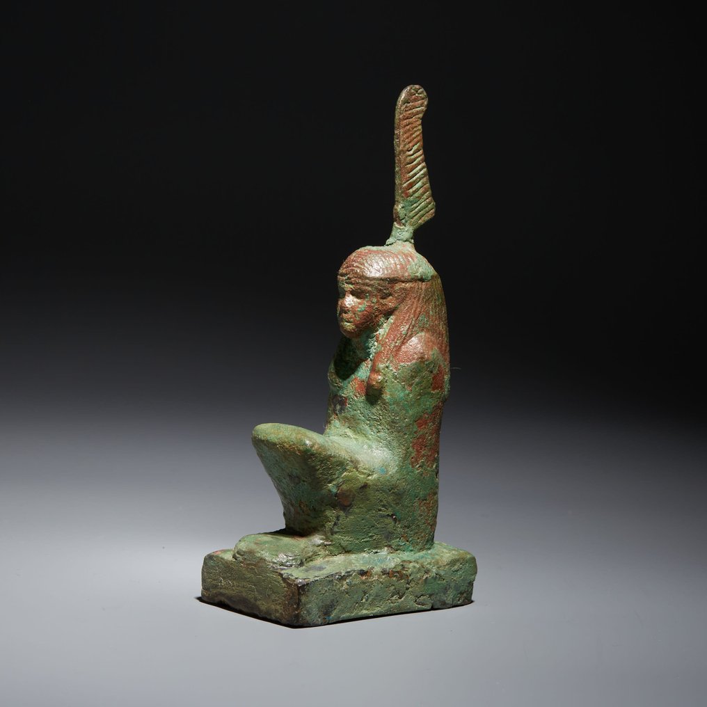 Antigo Egito, Pré-dinástico Bronze Figura da Deusa Maat. Período Tardio, 664 - 323 AC. 12 cm H. Licença de Exportação Espanhola. #1.1