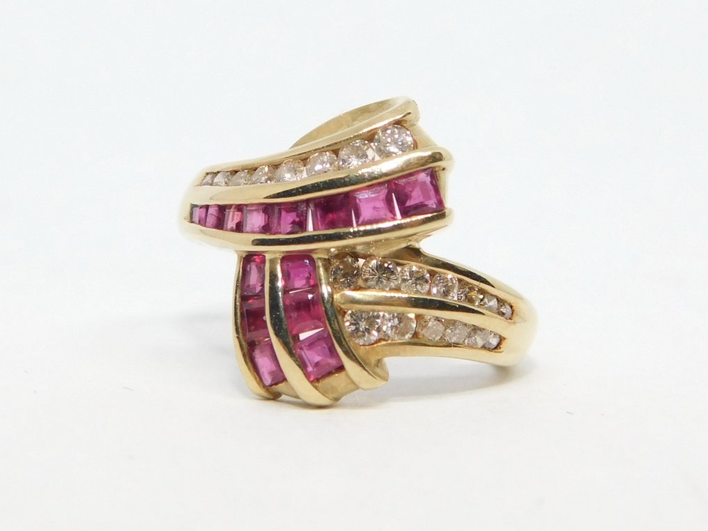 Ring Gelbgold Rubin - Diamant #2.3