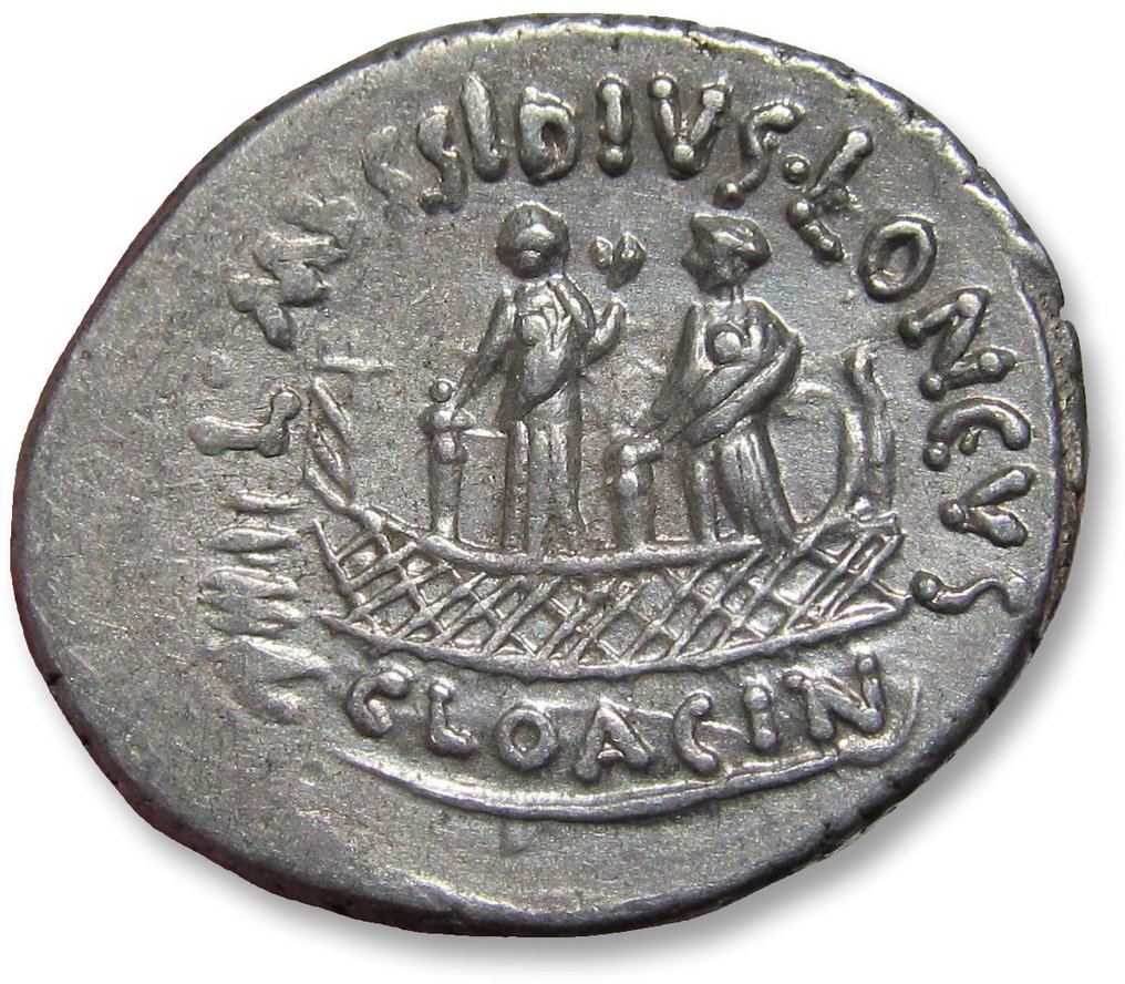 Római Köztársaság. L. Mussidius Longus, 42 BC. Denarius Rome mint - Shrine of Venus Cloacina - variety with star symbol on obverse #1.2
