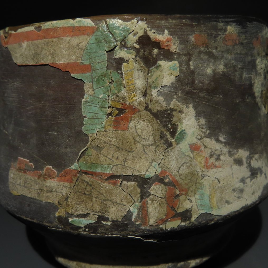Maya Terrakotta Stativkärl. 400-600 e.Kr. 14 cm H. Spansk importlicens.  (Utan reservationspris) #2.1