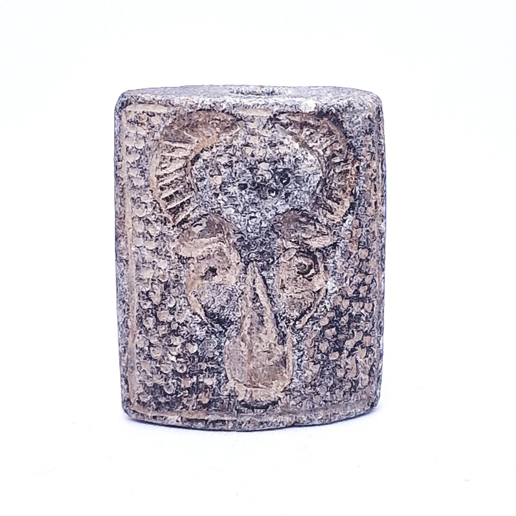 砂岩 Ciseled Ibex 珠护身符 - 34 mm #1.1
