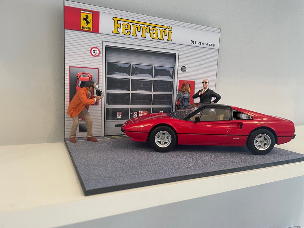 Enzo Ferrari Diorama Ferrari Dealer - Ferrari 308 GTS - American Diorama 1:18 - Voiture de sport miniature  (5) #3.2