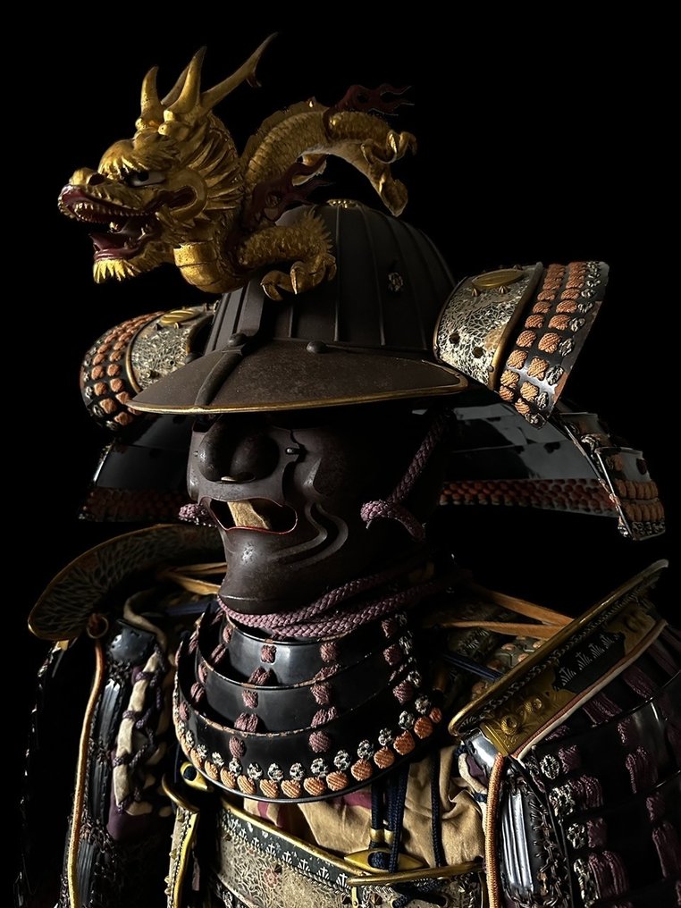 Original japansk krigsrustning - Stoff, jern, skinn - Samurai Ashikaga clan - Japan - Edo-perioden rundt 1650 #1.1