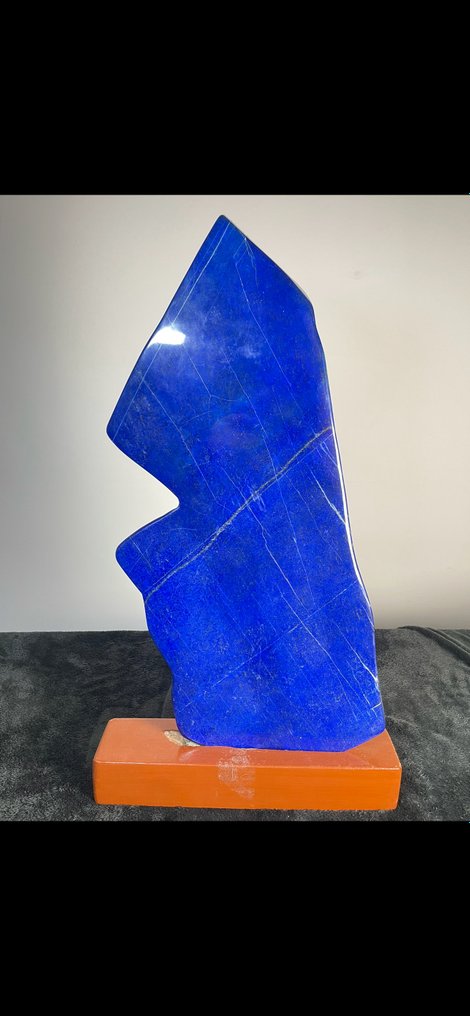 Tidlös elegans: Naturlig lapis lazuli Friform - Höjd: 670 mm - Bredd: 305 mm- 16050 g - (1) #2.1