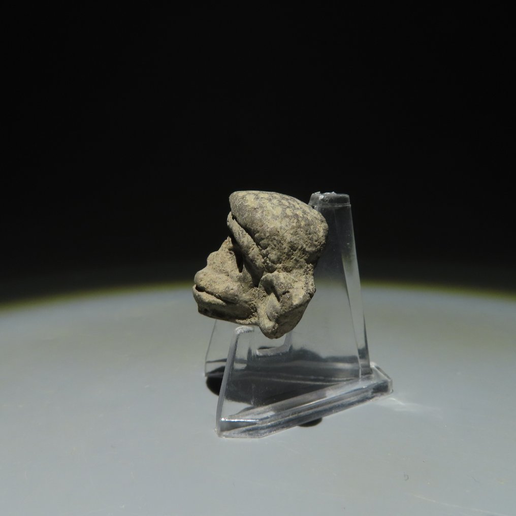 Maya Terre cuite Figure de tête de singe. Californie. 600-900 après JC. 2,5 cm. Licence d'importation espagnole. #2.1