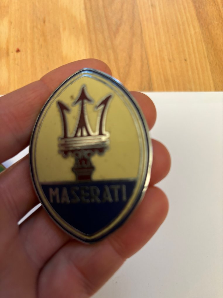 Peça de carro (3) - AC, Maserati, Abarth - Car enamel badges #4.3