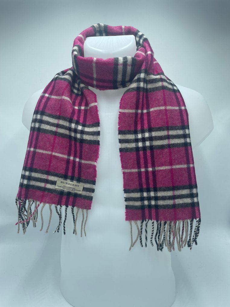 Burberry Scarf auction online Catawiki