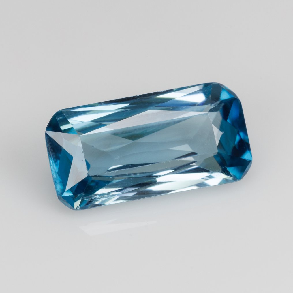 Nincs minimálár Kék Cirkon - 2.03 ct - Nemzetközi Gemmológiai Intézet (IGI) - Élénk kék #4.3