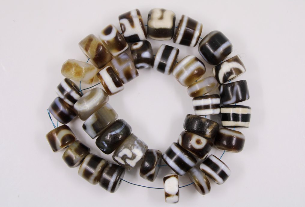 35 Antique rare unique Buddhist Sacred Tibetan prayer DZI beads Free