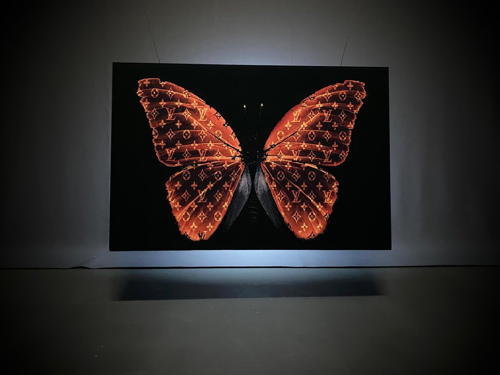 Mike Blackarts - Luxurious Flame Orange Butterfly with diamonds #4.3