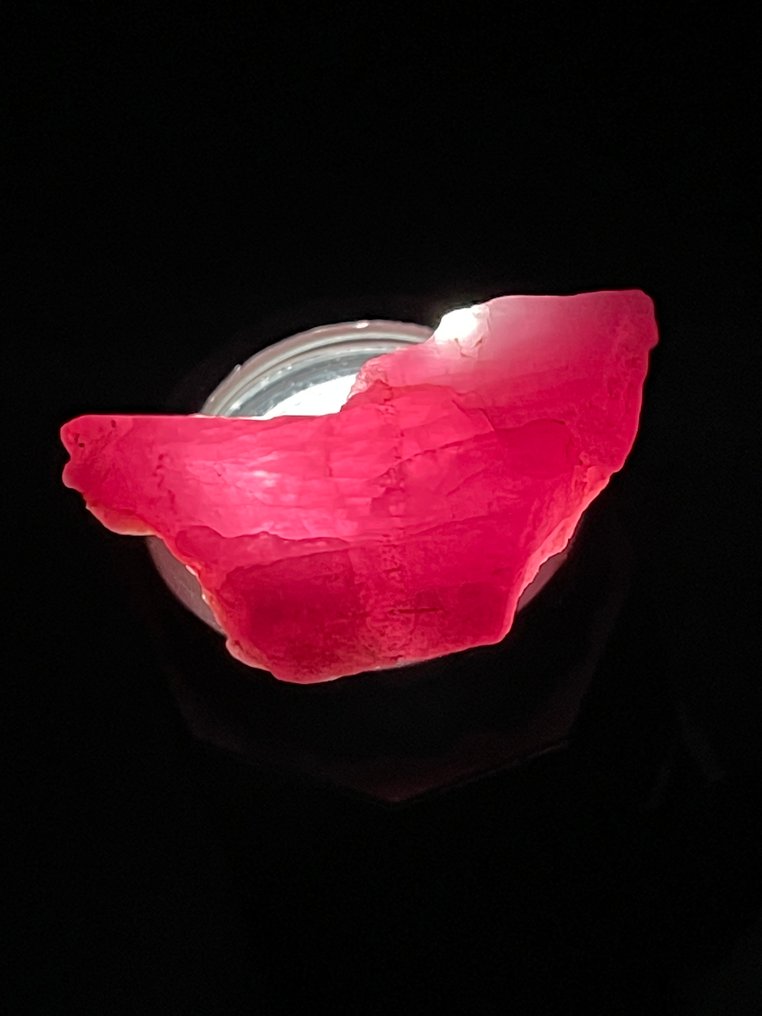 Ruby Rubin roz excepțional din Mozambic. 55,5 ct. Transparent, 100% - Înălțime: 32 mm - Lățime: 20 mm- 11.1 g - (1) #2.1