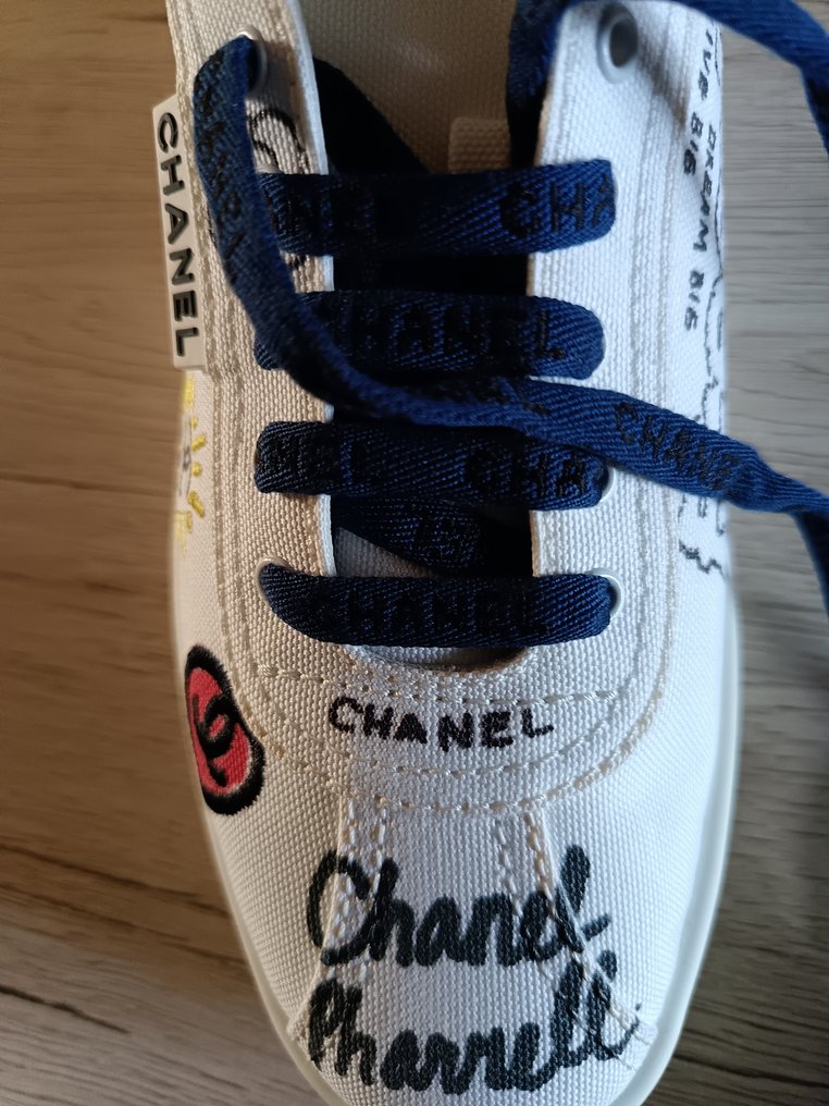 Tenis chanel pharrell precio deals