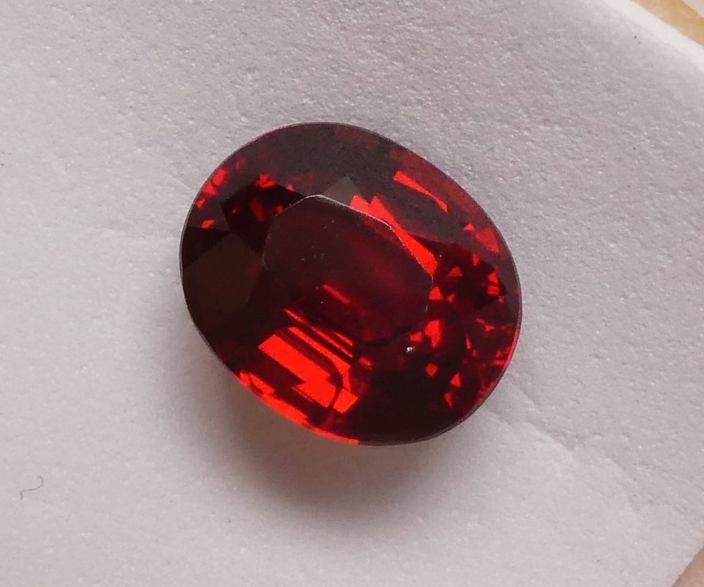 Rhodolite - 5.68 ct - Instituto Gemólogico Español (IGE) #2.1