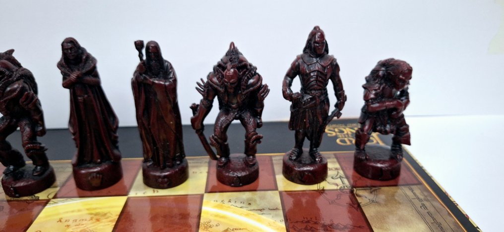 Chess set - Edición Especial Lord Of The Rings El Señor de los anillos Las dos torres - Resin #2.1