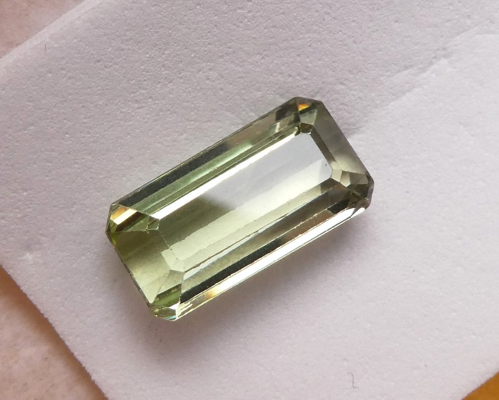 Tourmaline  - 4.36 ct - Instituto Gemólogico Español (IGE) #2.1