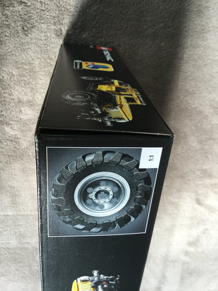 LEGO - Technic - 42122 - Jeep® Wrangler #3.2