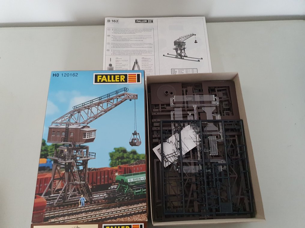 Faller FA151608 Fußgänger Figuren - Modellbahn Zubehör H0 Spur