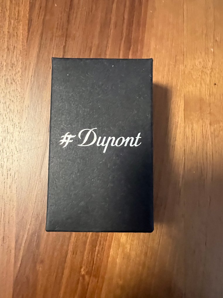 S.T. Dupont - Hooked (Discontinued) - χωρίς τιμή ασφαλείας - Αναπτήρας - S.T. Dupont Αναπτήρας πολυτελείας με κούμπωμα, διακοπείσας παραγωγής. #1.0