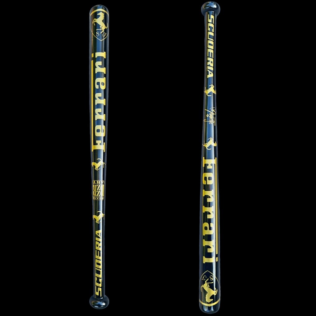 Moontje - Ferrari Baseball Bat Black-Gold edition. #1.0