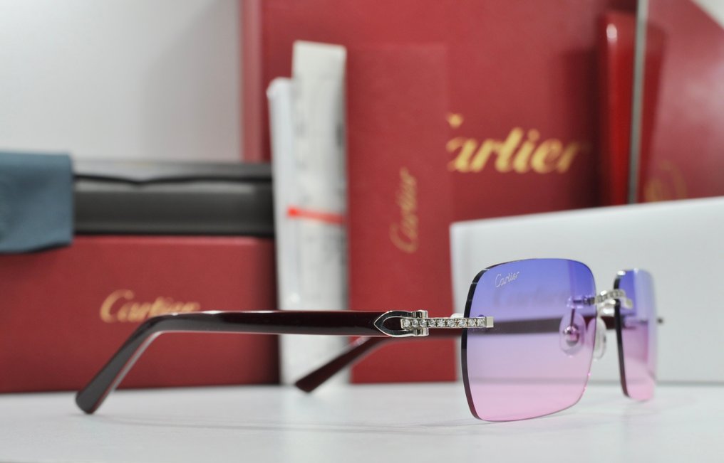 Cartier Vintate Occhiali da sole Cartier C Decor personalizzati con diamanti signature C burgundy Lunettes de soleil Catawiki