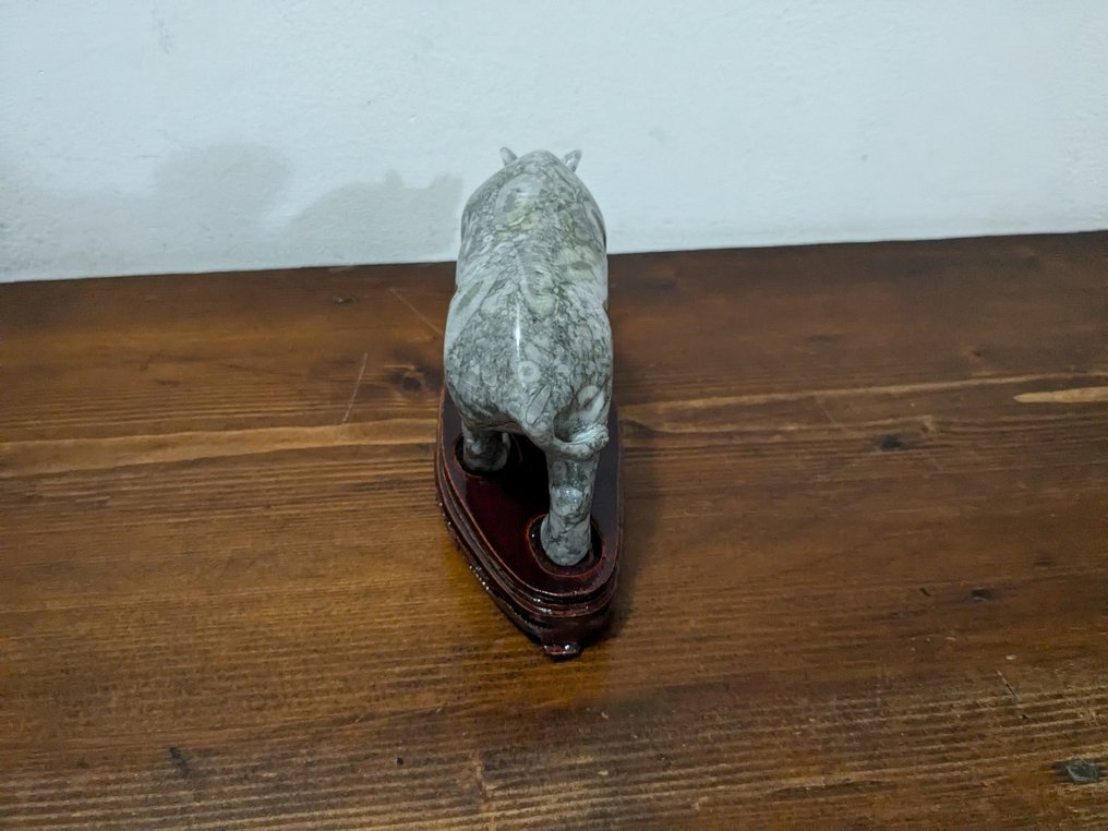 Quarzo Rinoceronte - Altezza: 8.5 cm - Larghezza: 15.5 cm- 0.5 kg #4.3