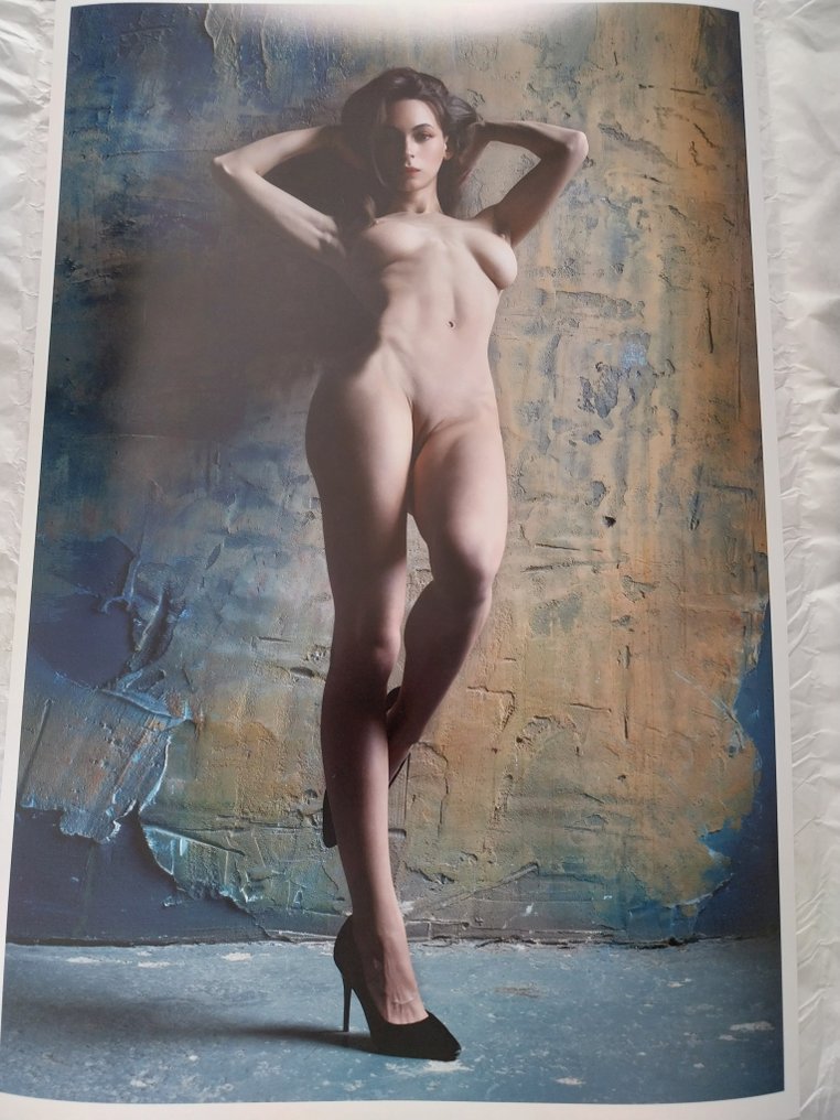 Lida Khaykara - Yellow wall #1.0