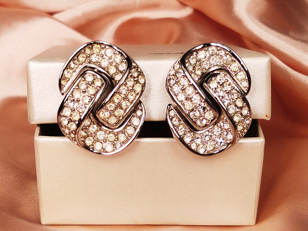 Christian Dior Earring Size 31mm 28mm Earrings Weight 36.3 g Fashion accessories set auction online Catawiki
