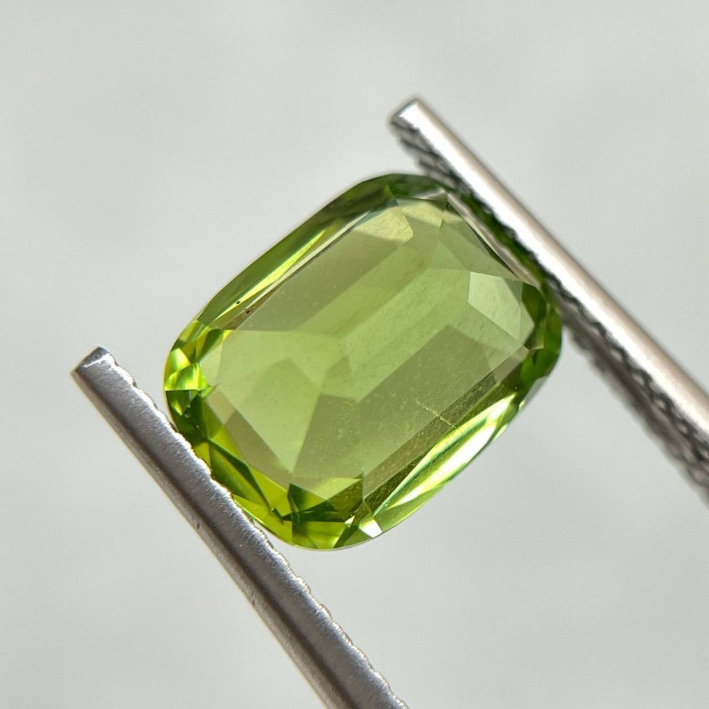 1 pcs  黄色, 绿色 橄榄石  - 3.71 ct - 国际宝石研究院（IGI） - Apple Green | Burma #3.2