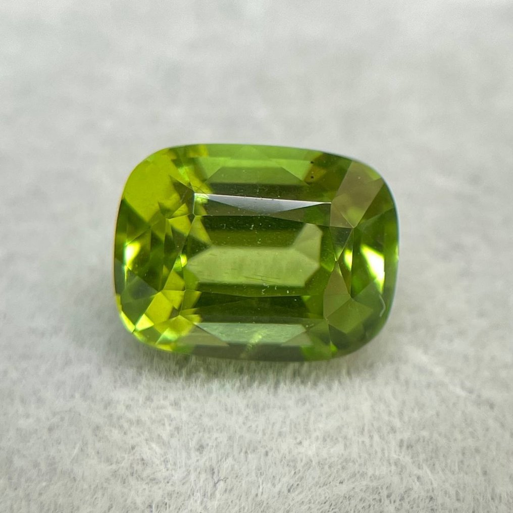 1 pcs  黄色, 绿色 橄榄石  - 3.71 ct - 国际宝石研究院（IGI） - Apple Green | Burma #1.0
