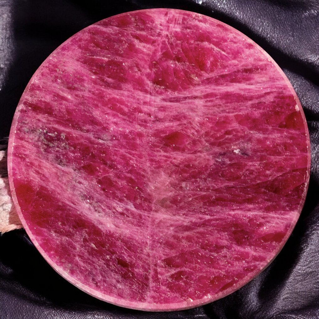 Spectacular natural ruby - best quality rough ruby medallion - Height: 48.8 mm - Width: 48.2 mm- 47 g #1.0