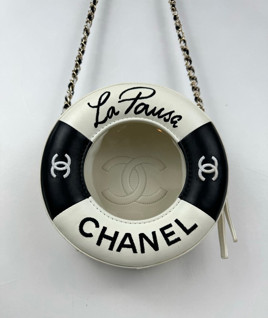 Chanel COCO LA PAUSA LIFESAVER Shoulder bag auction online Catawiki