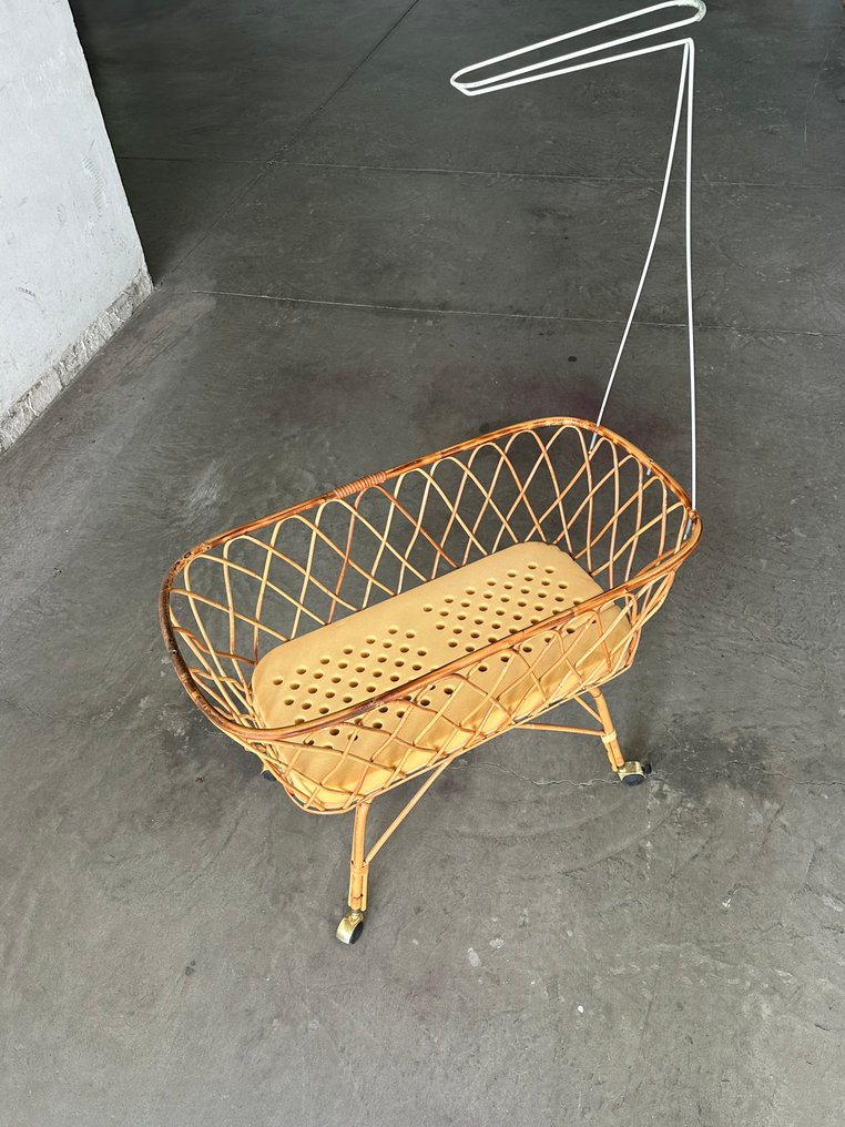 Cradle Bamboo Rattan wicker Wicker cradle auction online Catawiki