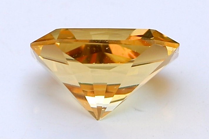 1 pcs  橙色 黄色绿宝石（金绿柱石）  - 7.81 ct - 国际宝石研究院（IGI） #1.0