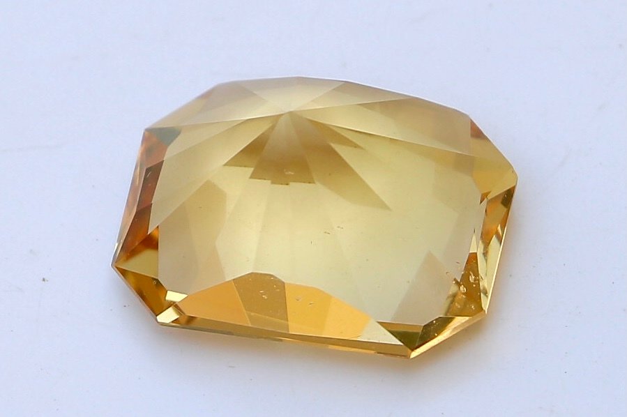 1 pcs  橙色 黄色绿宝石（金绿柱石）  - 7.81 ct - 国际宝石研究院（IGI） #2.1