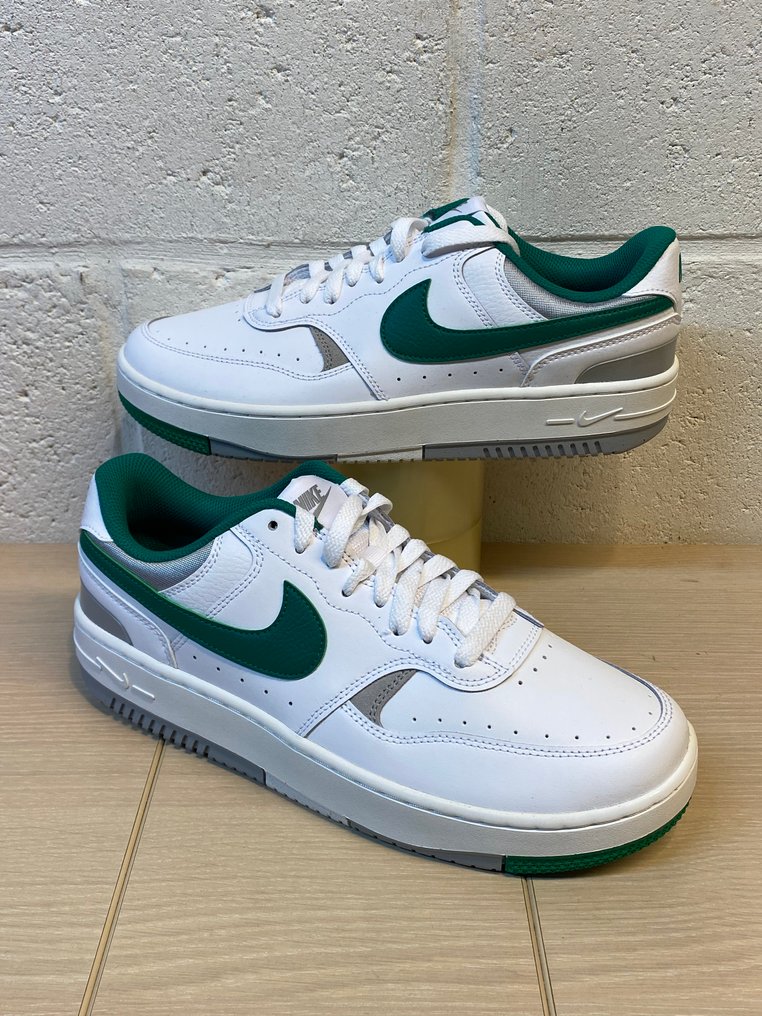 Nike Sportschoenen Maat 42.5 EU IT 8.5 UK 9.5 US online veiling Catawiki