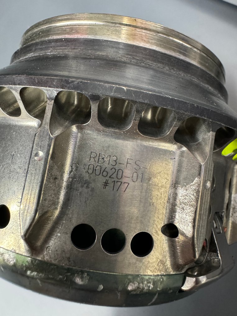 Radmutter - Red Bull - RB13 2017 #3.2