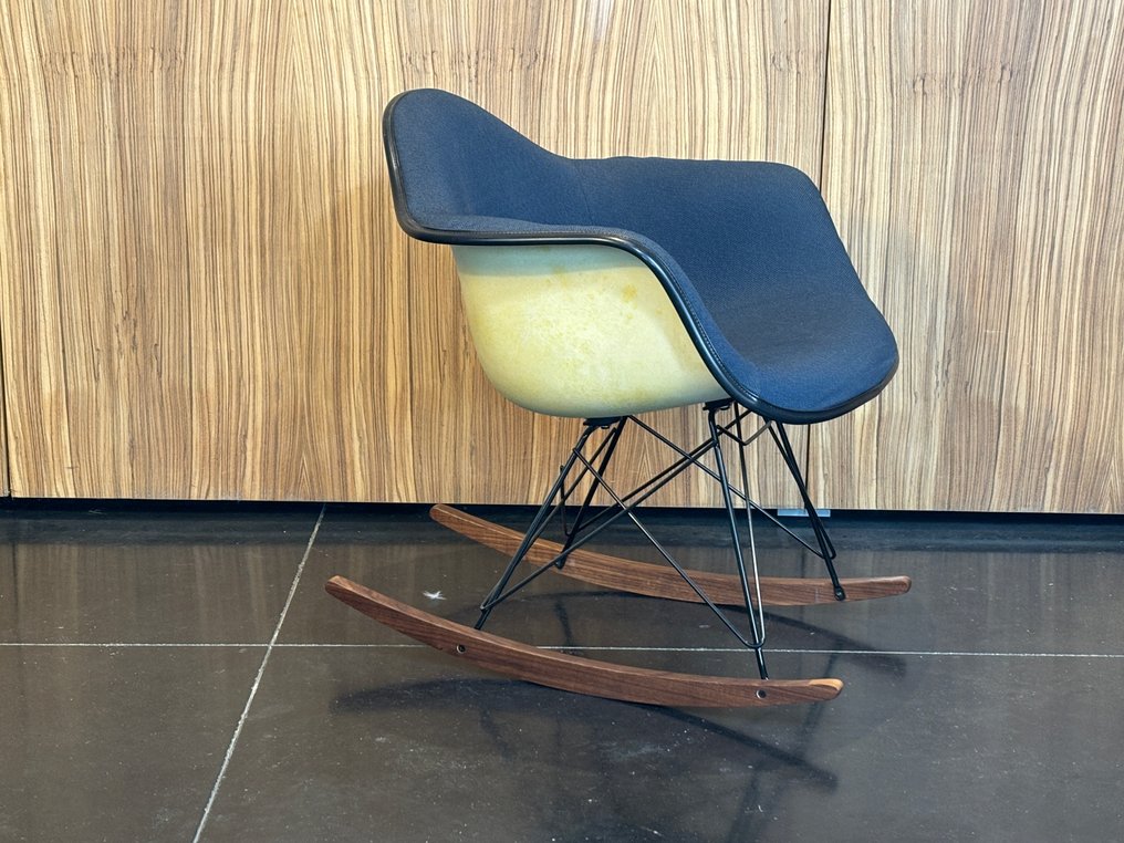 Herman Miller Vitra Charles Eames Ray Eames Rocking chair RAR Steel Wood fiberglass hopsack auction online Catawiki