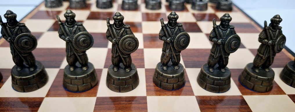 Set di scacchi - "Reconquista" Cristianos Y Musulmanes - Metallo #3.2