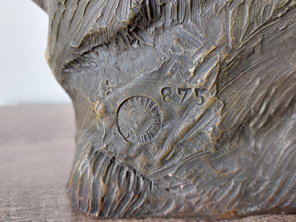 Ezio Ceccarelli (18651927) Sculpture, Les noces d'or 34 cm Terre