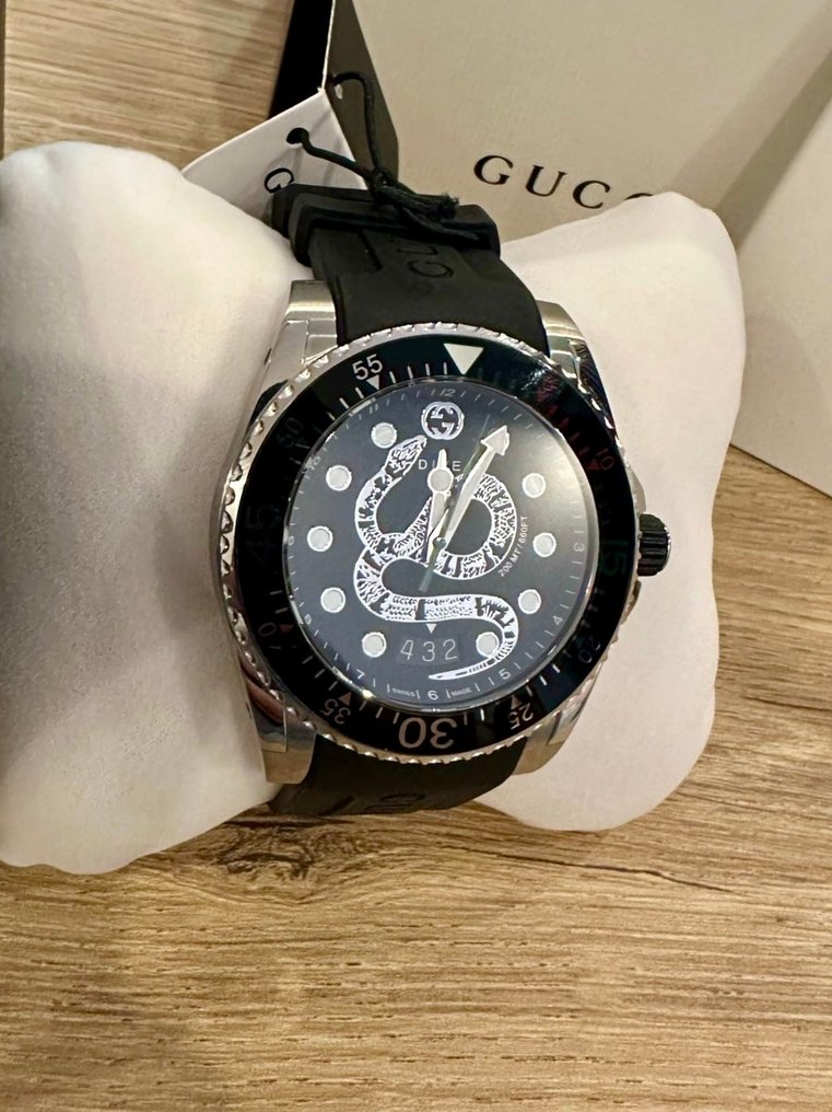 Gucci Dive Silver Snake No Reserve Price YA136217 Men 2011 present auction online Catawiki