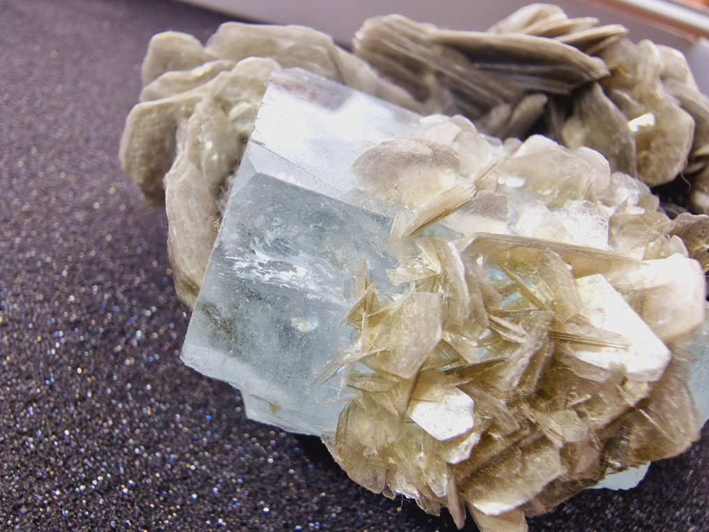 Aquamarine Crystal - Height: 140 mm - Width: 80 mm- 574 g - (1) #4.3