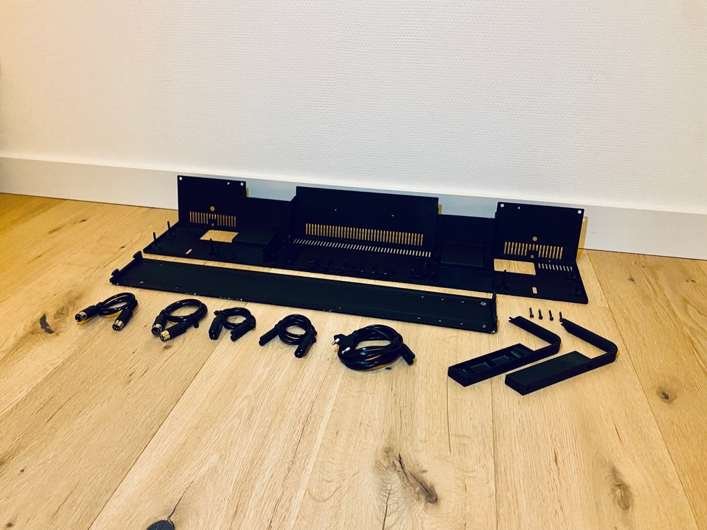 Bang & Olufsen - Wallbracket type 2087 including wall plate. Audio component #1.0