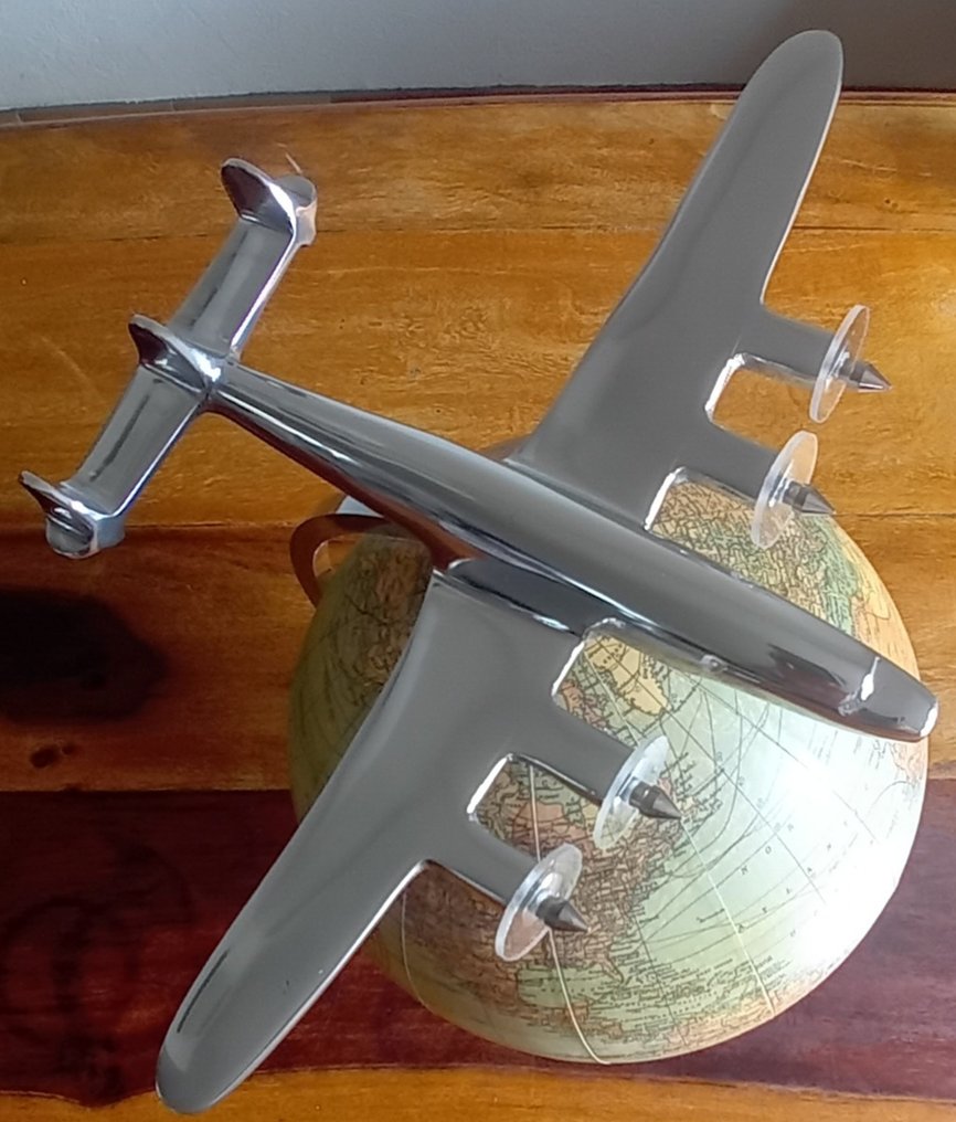 AM 洛克希德 L-1049 Super Constellation 在地球仪上的帝国殖民地——铝制飞机在地球仪上 - 2010-2020 #3.2
