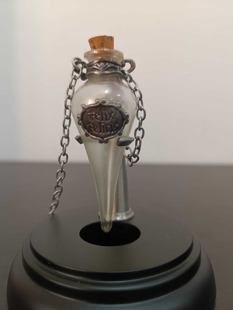 Harry Potter - - Prop ταινίας Μενταγιόν και Έκθεση Felix Felicis (σε άριστη κατάσταση) #1.0