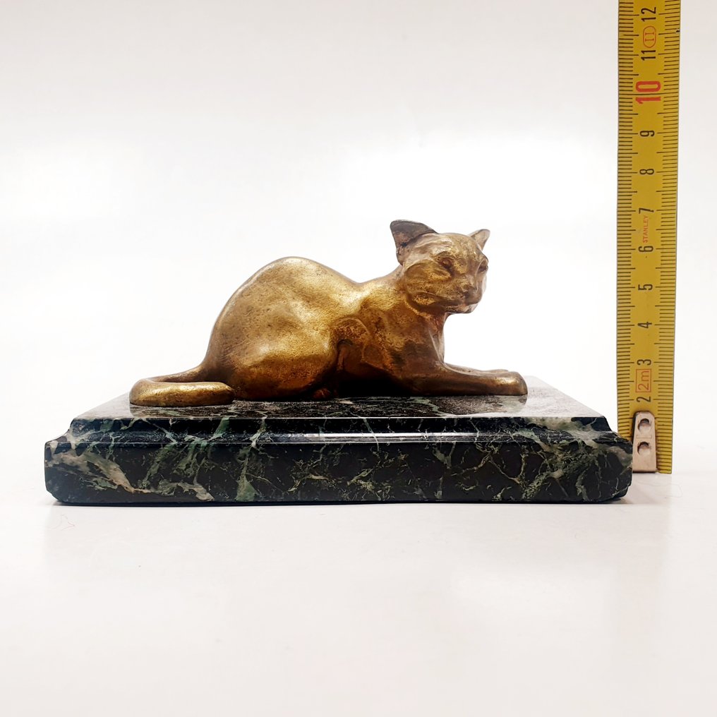 Émile BOURCART (1827- 1900) - Γλυπτό, Chat couché position du Sphinx - 13.5 cm - Μπρούντζος #1.0