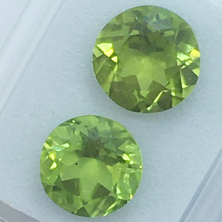Ingen mindstepris - 2 pcs  Grøn Peridot  - 4.01 ct - Antwerp Laboratory for Gemstone Testing (ALGT) - Naturlig peridot #4.3