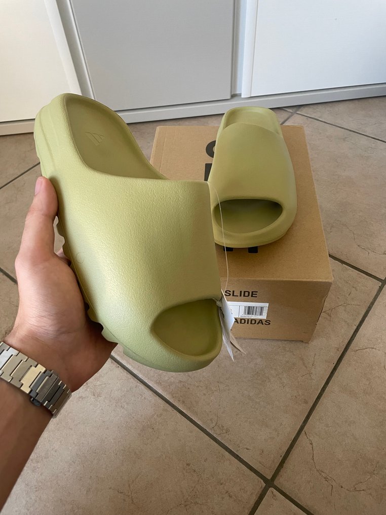 Yeezy nonelastic slide usate