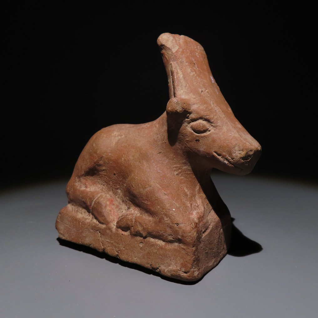 古埃及 Terracotta 哈索尔母牛像。罗马统治时期,公元 1 世纪。高 9.2 厘米。 #1.0