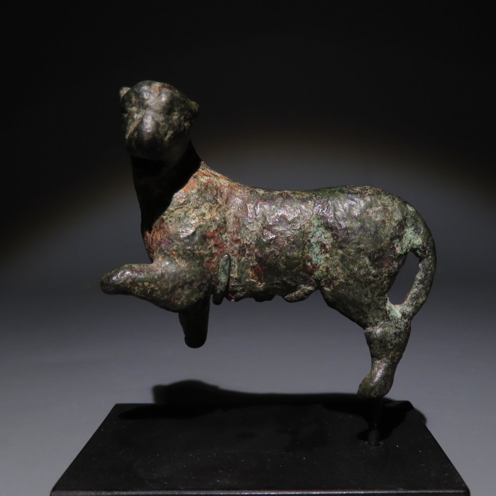 Ancient Roman Bronze Panther Figure. 1st-2nd century AD. 6 cm length. #3.2