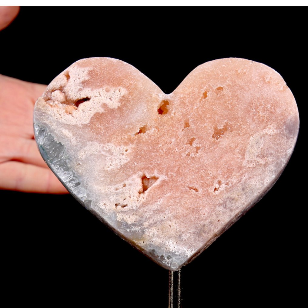 A Rose Amethyst Carving Heart - Height: 166 mm - Width: 111 mm- 447 g #1.0